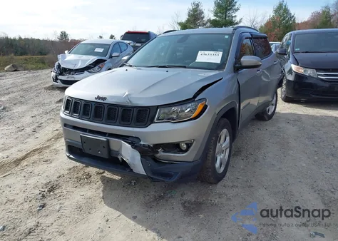 2021 Jeep Compass Latitude 4X4 z USA, uszkodzony, nr VIN 3C4NJDBBXMT544491